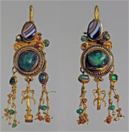 Image - Earings from the Sarmatian Nohaichynskyi kurhan in the Crimea.